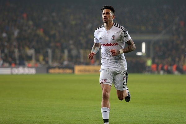 Fikret Orman’dan Jose Sosa’ya rest!