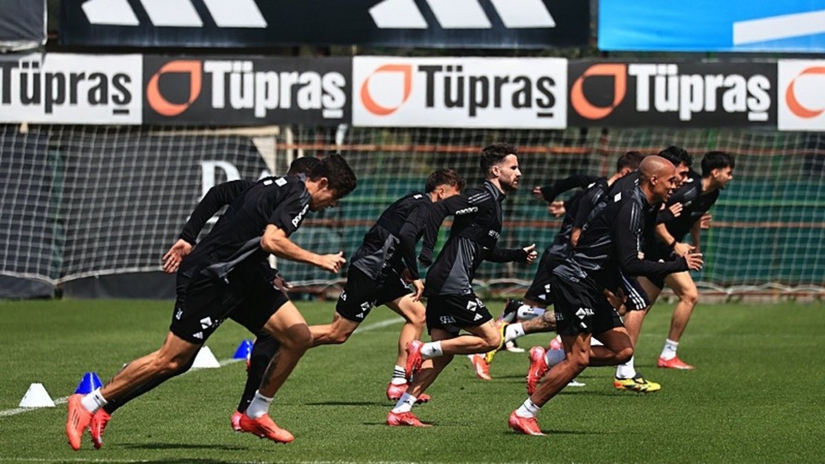 Beşiktaş Avrupa için kritik virajda! İşte Ole Gunnar Solskjaer'in Göztepe maçı muhtemel 11'i Beşiktaş Avrupa için kritik virajda! İşte Ole Gunnar Solskjaer'in Göztepe maçı muhtemel 11'i