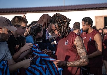 Trabzonspor'da futbolcular taraftarla buluştu