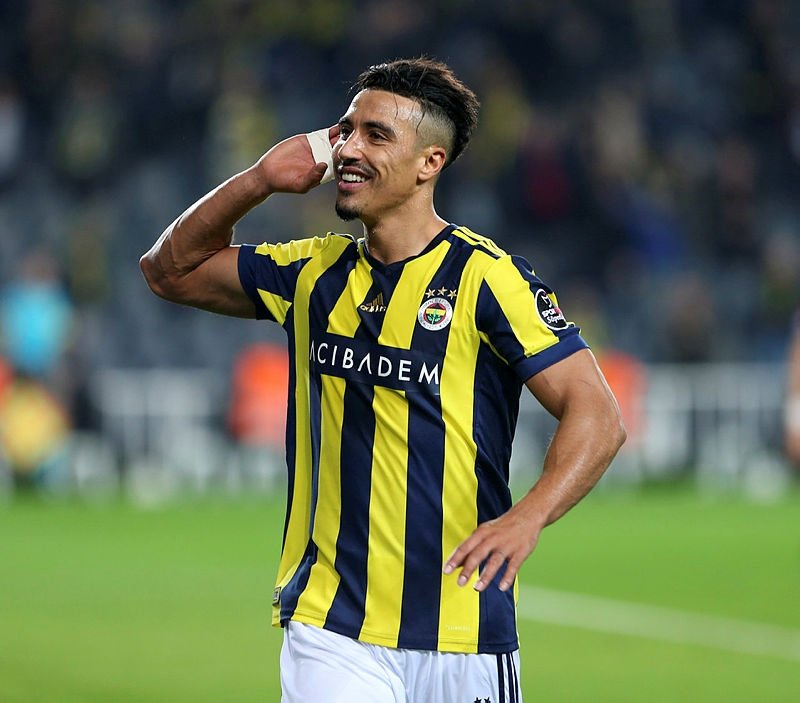 Fenerbahçe’de 5 ismin üstü çizildi!