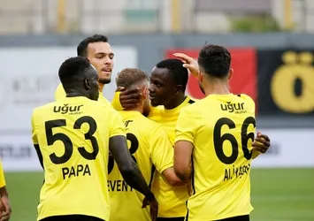 İstanbulspor 3 paunla tanıştı