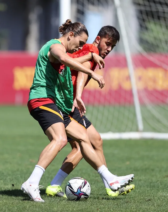 Son dakika spor haberi: Galatasaray'a Taylan Antalyalı'dan iyi haber! Takımla antrenmanlara başladı - 2