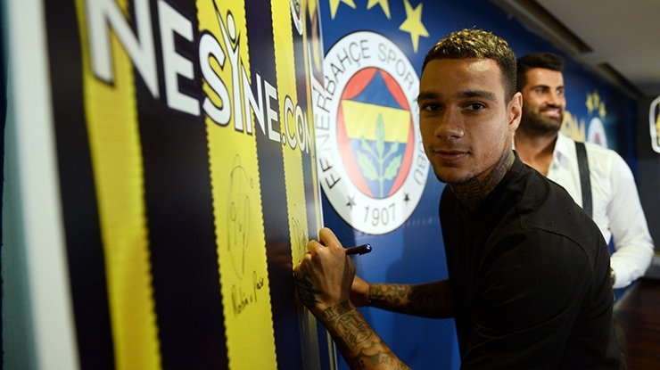 Volkan Demirel, Van der Wiel’in üzerine yürüdü