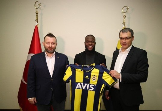 Fenerbahçe Victor Moses’ı açıkladı