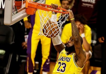 LeBron rekor kırdı! Lakers farklı kazandı