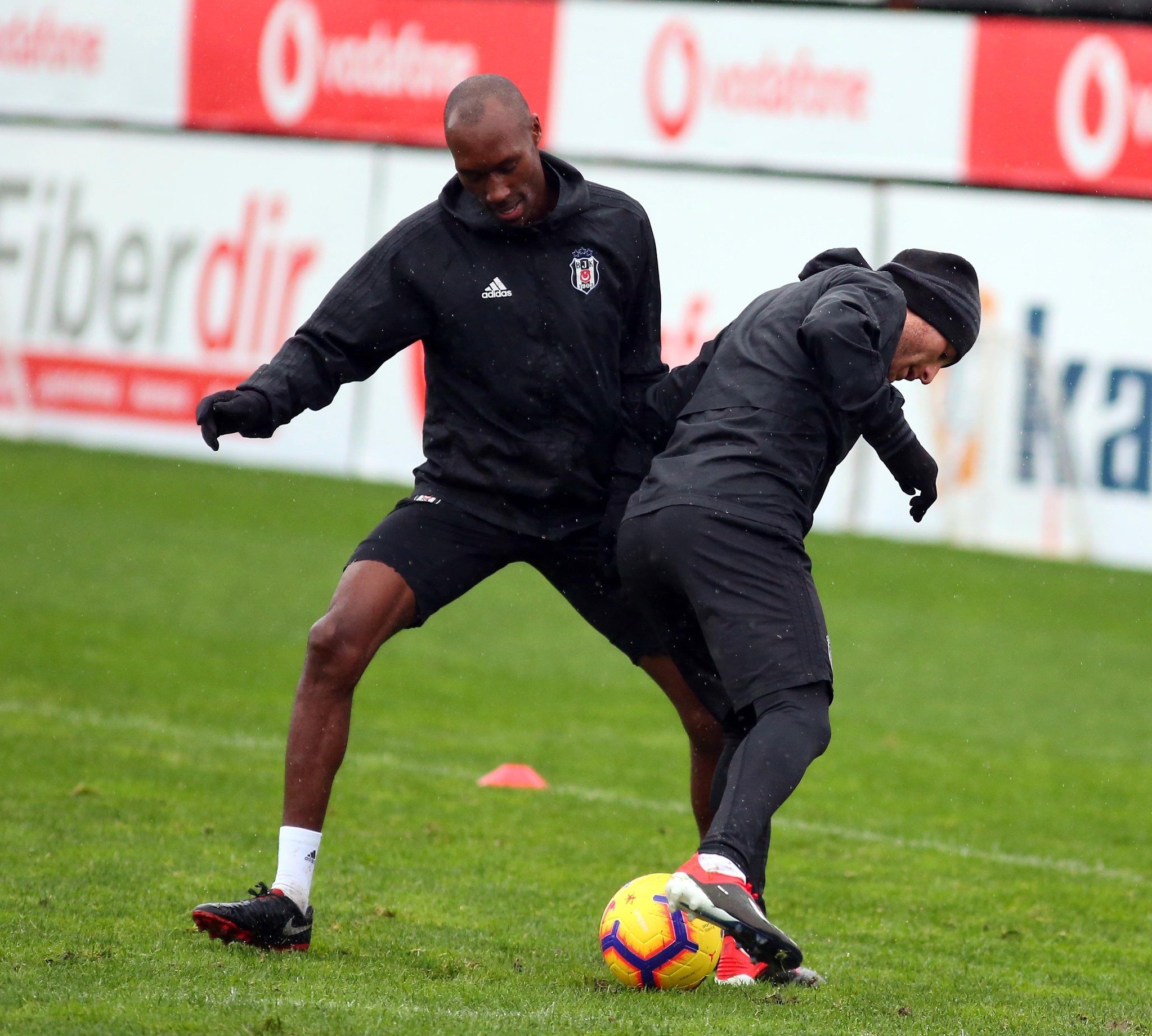 Beşiktaş’ın iki yıldızı derbide yok!