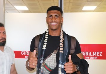 Felipe Augusto resmen Trabzonspor'da