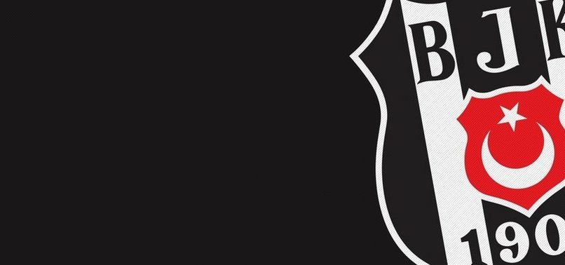 Beşiktaş'ta büyük operasyon! 7 oyuncu ile yollar ayrılıyor...