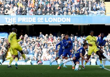 Brentford Chelsea'ye dur dedi!
