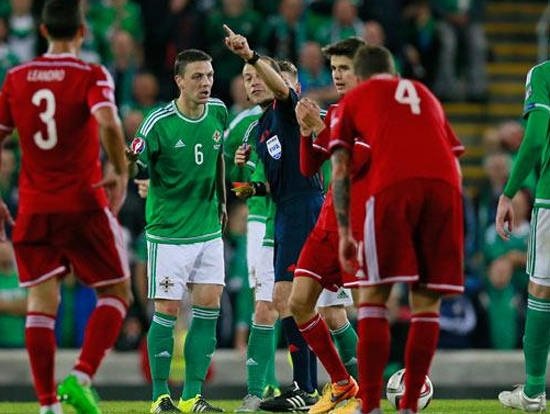 Cüneyt Çakır’dan sahalarda ender görülen uygulama