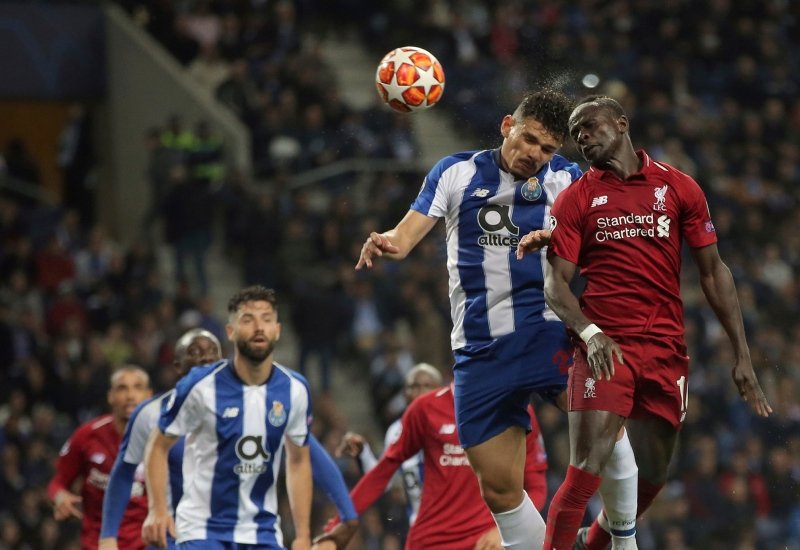 Liverpool zorlanmadan yarı finalde