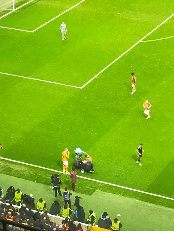 Galatasaray'da şok sakatlık! Oyuna devam edemedi - 1