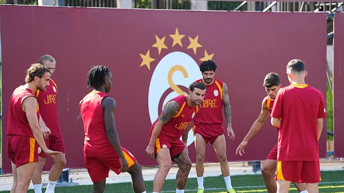Galatasaray'da 10+4 depremi! 2 oyuncuyla yollar ayrılacak