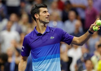 Djokovic ve Andrescu ikinci turda!