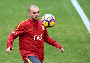 Sneijder, Fenerbahçe'ye mi gidiyor?