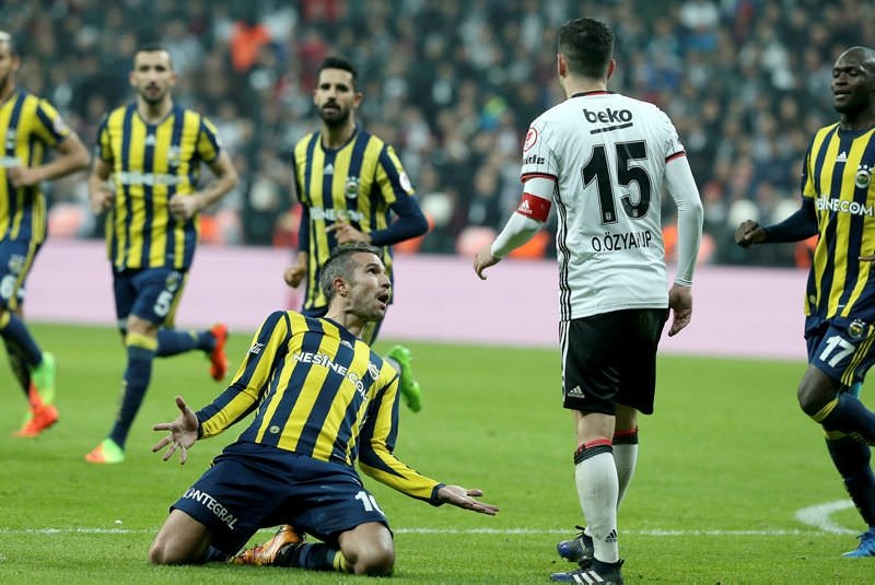 Robin van Persie’den Oğuzhan Özyakup açıklaması