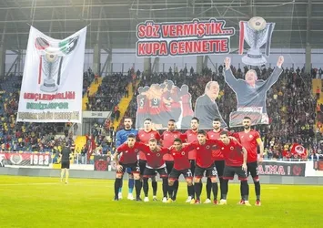 Ateşle oynuyor