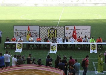 Yeni Malatyaspor'dan imza şov