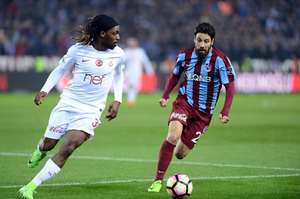 Trabzonspor-Galatasaray karşılaşmasından kareler