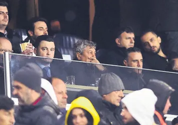 Lucescu tribünde!