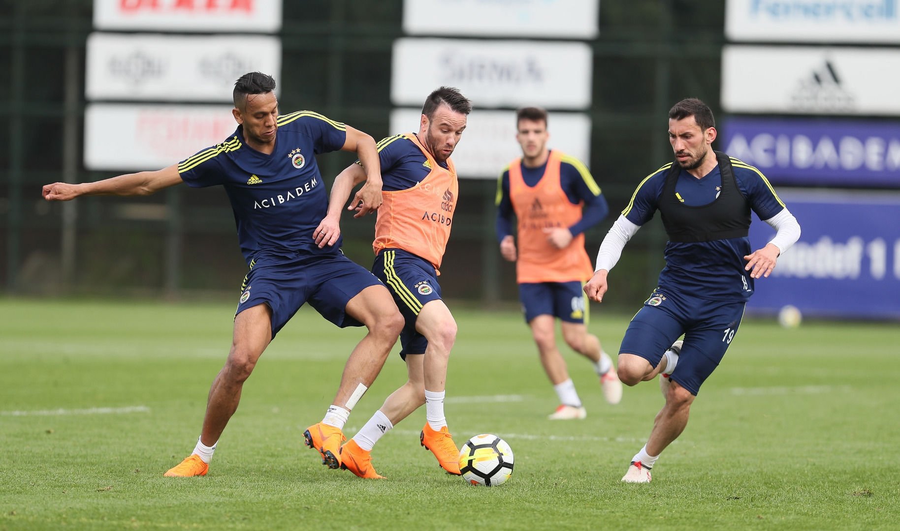 Valbuena yıldızları solladı ama...