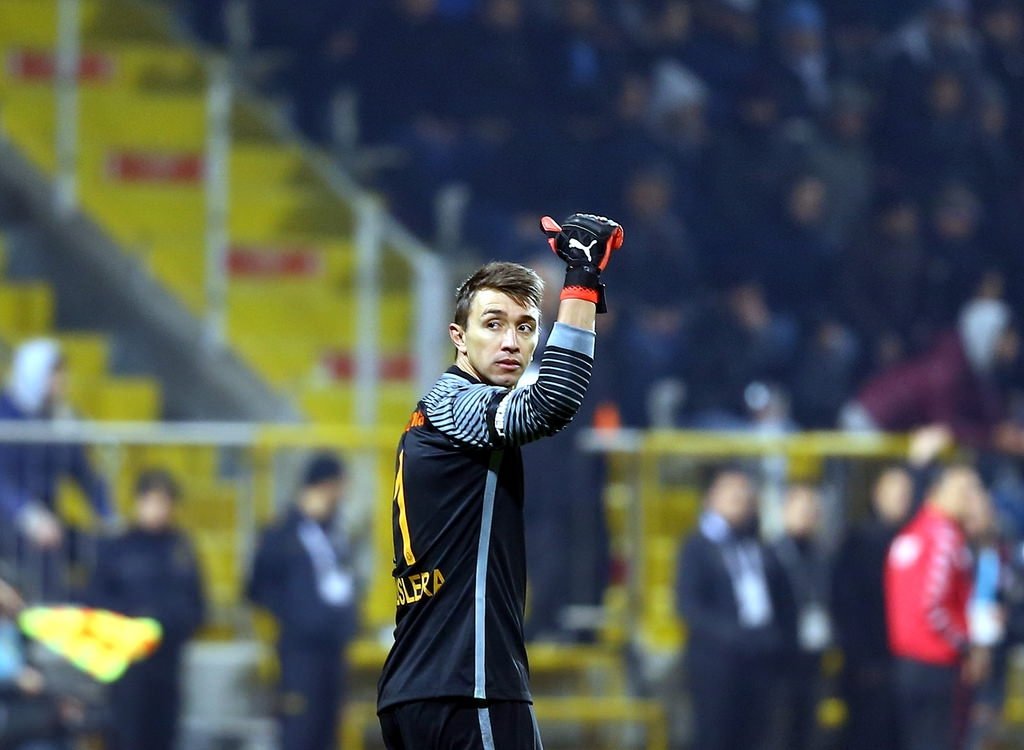 Fernando Muslera’dan ayrılık sinyali