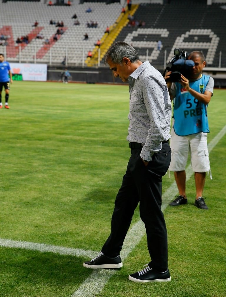 Beşiktaş, Akhisar deplasmanında rahat kazandı