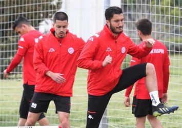 Antalyaspor'a Nuri Şahin döndü! Hakan Özmert...