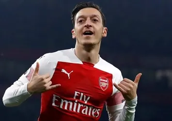 Mesut Özil'den anlamlı hareket!