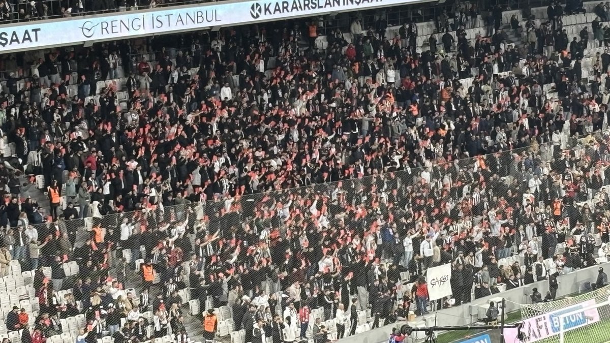 Beşiktaş taraftarından MHK'ya kırmızı kart!
