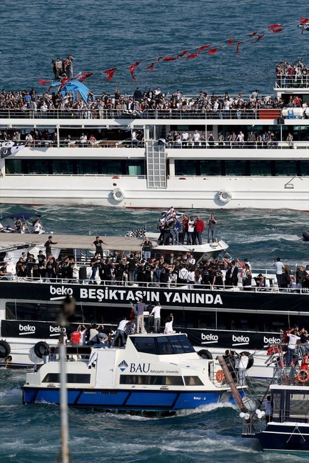 Şampiyon Beşiktaş kupasına kavuştu!