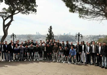Fenebahçeli futbolcular yemekte buluştu