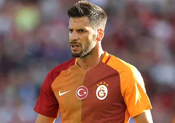 Hakan Balta futbolu bırakıyor