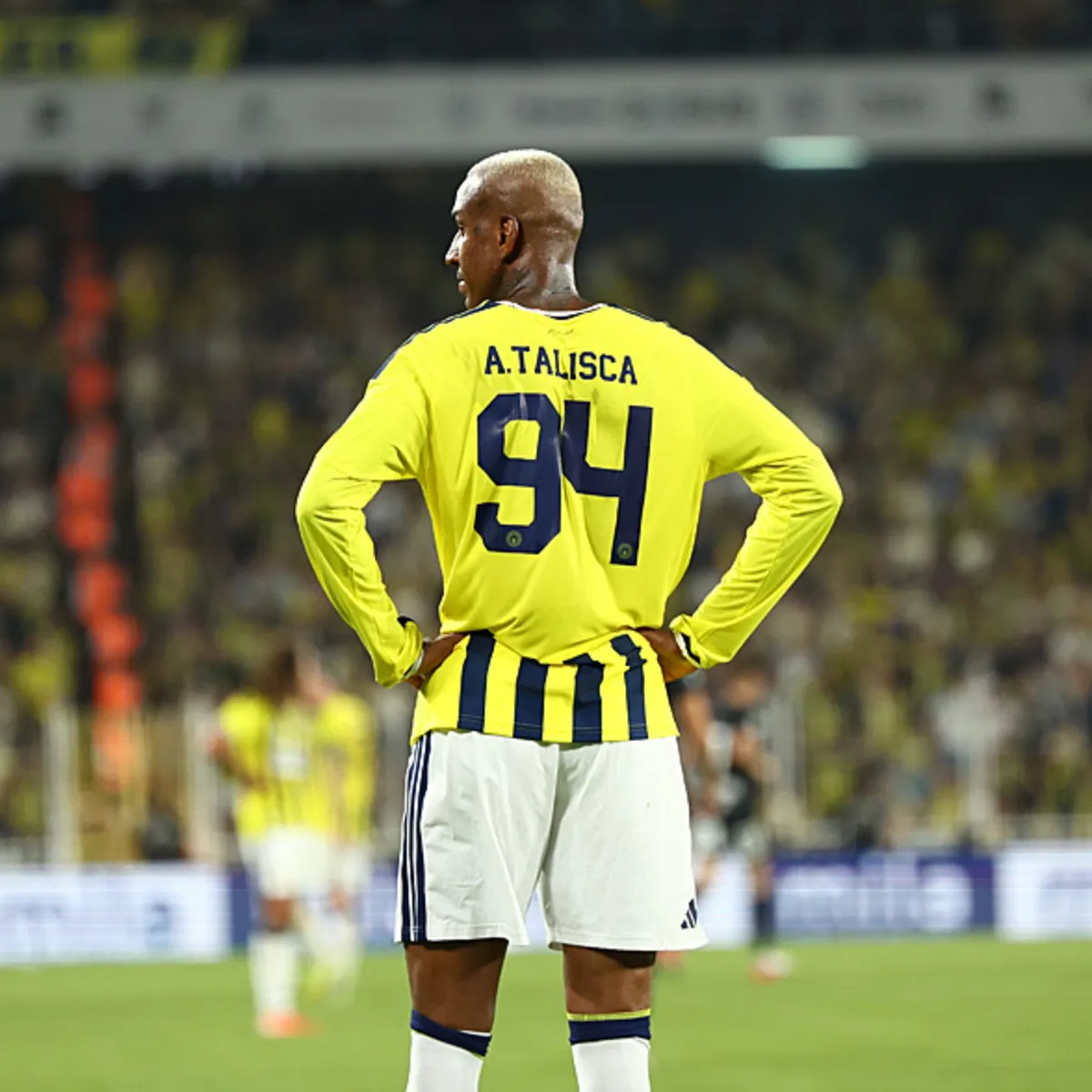 Talisca'dan transfer yanıtı! Yıldız futbolcudan kafa karıştıran hareket