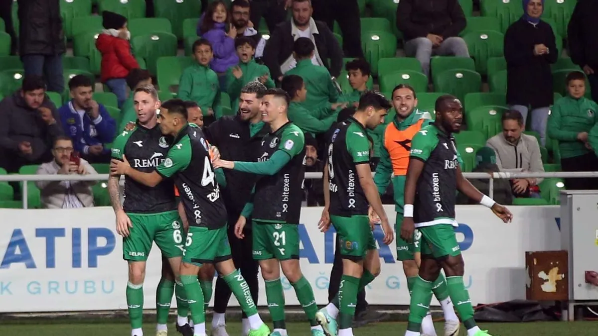 Sakaryaspor play-off'u garantiledi!