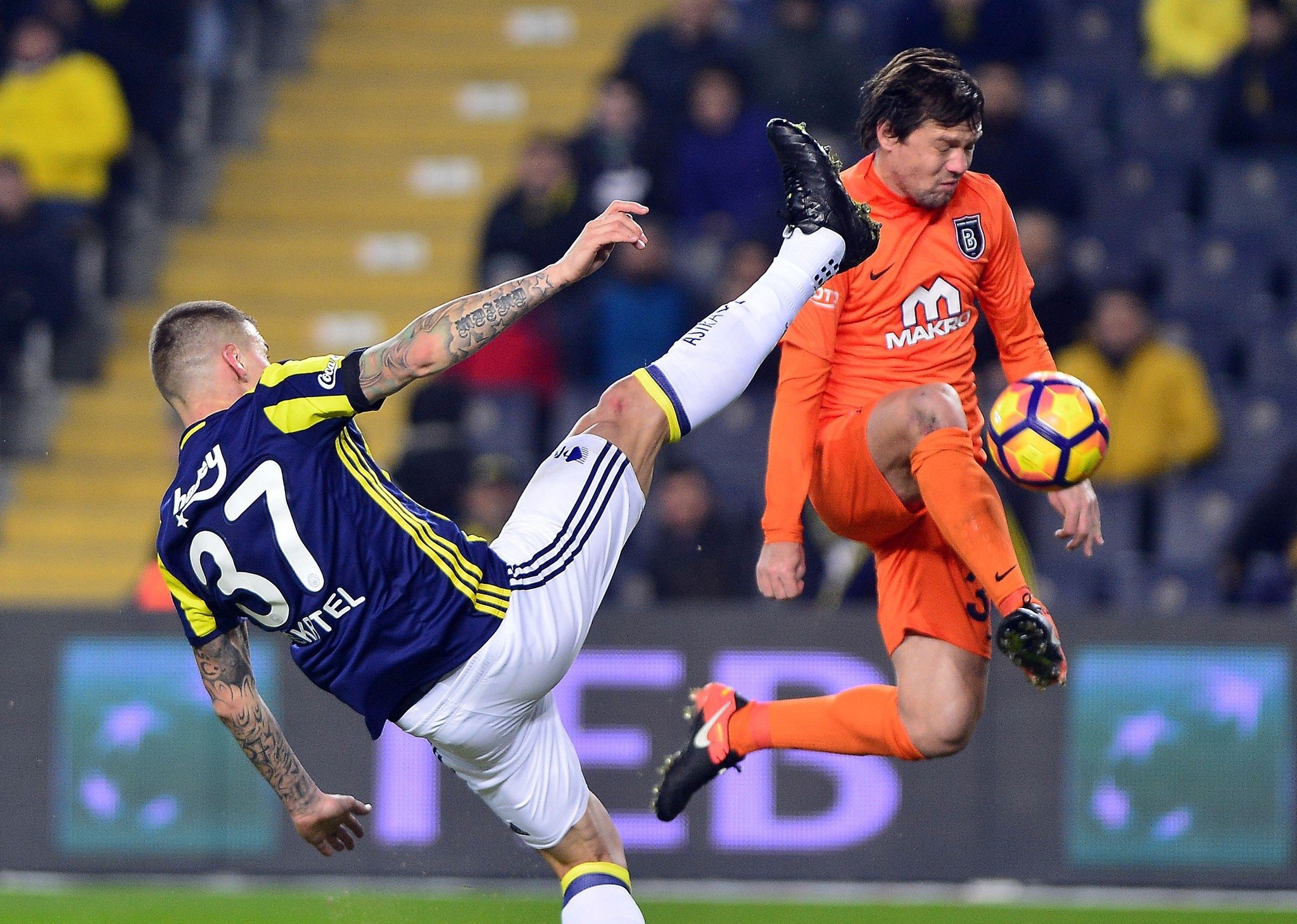 Zirvede dev maç: Başakşehir-Fenerbahçe