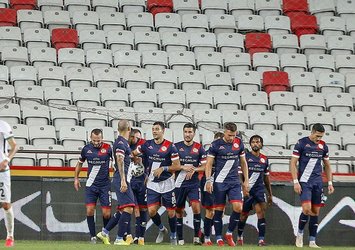 Antalya Denizli'yi tek golle geçti