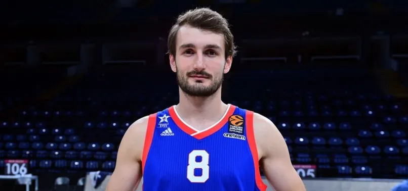 Anadolu Efes'te Birkan Batuk sakatlandı