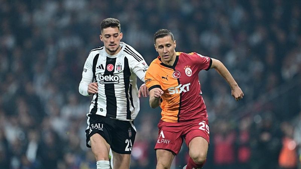 Beşiktaş-Galatasaray derbisinde kırmızı kart! Beşiktaş-Galatasaray derbisinde kırmızı kart!