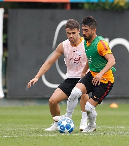 G.Saray antrenmanında Åampiyonlar Ligi topu sürprizi