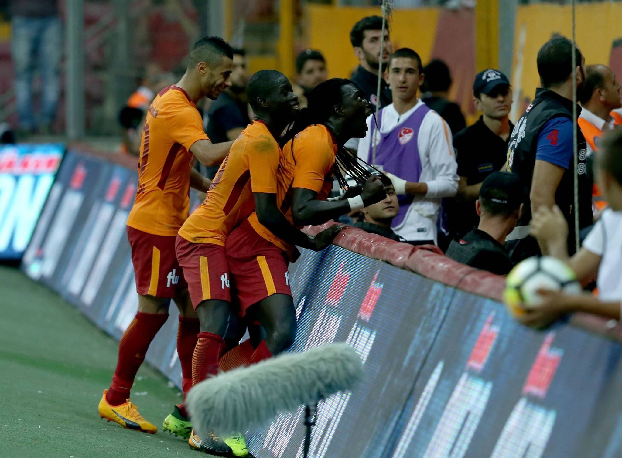 Galatasaray sosyal medyayı salladı