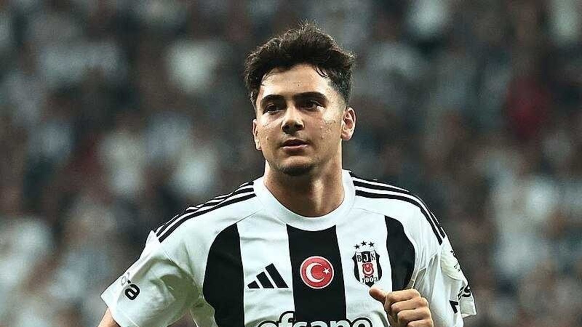 Beşiktaş'ta Mustafa Hekimoğlu şoku! Sadece 4 dakika oynayabildi Beşiktaş'ta Mustafa Hekimoğlu şoku! Sadece 4 dakika oynayabildi