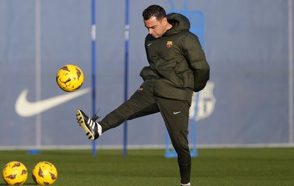 Xavi Barcelona’da kaldı!