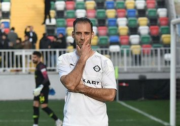 Altay 'Kral' ile sözleşme yeniledi!