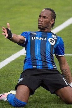 Drogba'dan muhteşem frikik golü!