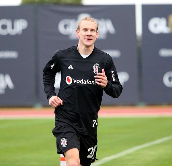 Kartal’ın aşkı Roma’yı yaktı!