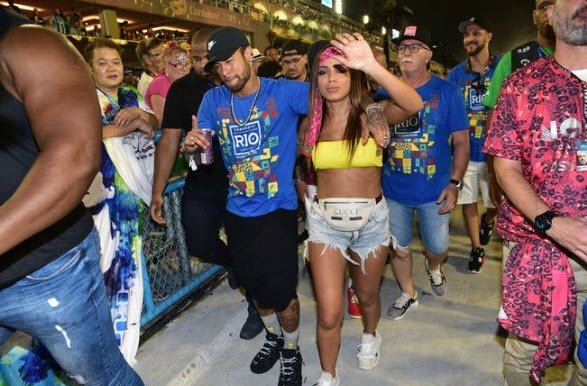 Neymar Rio Karnavalı’nda görüntülendi!