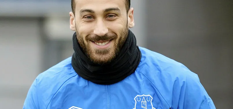 Cenk Tosun ayın futbolcusu için aday!