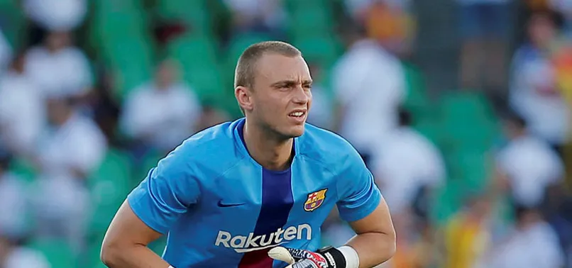 Valencia, kaleci Cillessen'i kadrosuna kattı