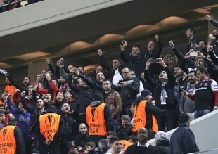 Beşiktaşlı taraftarlardan tarihi truva!